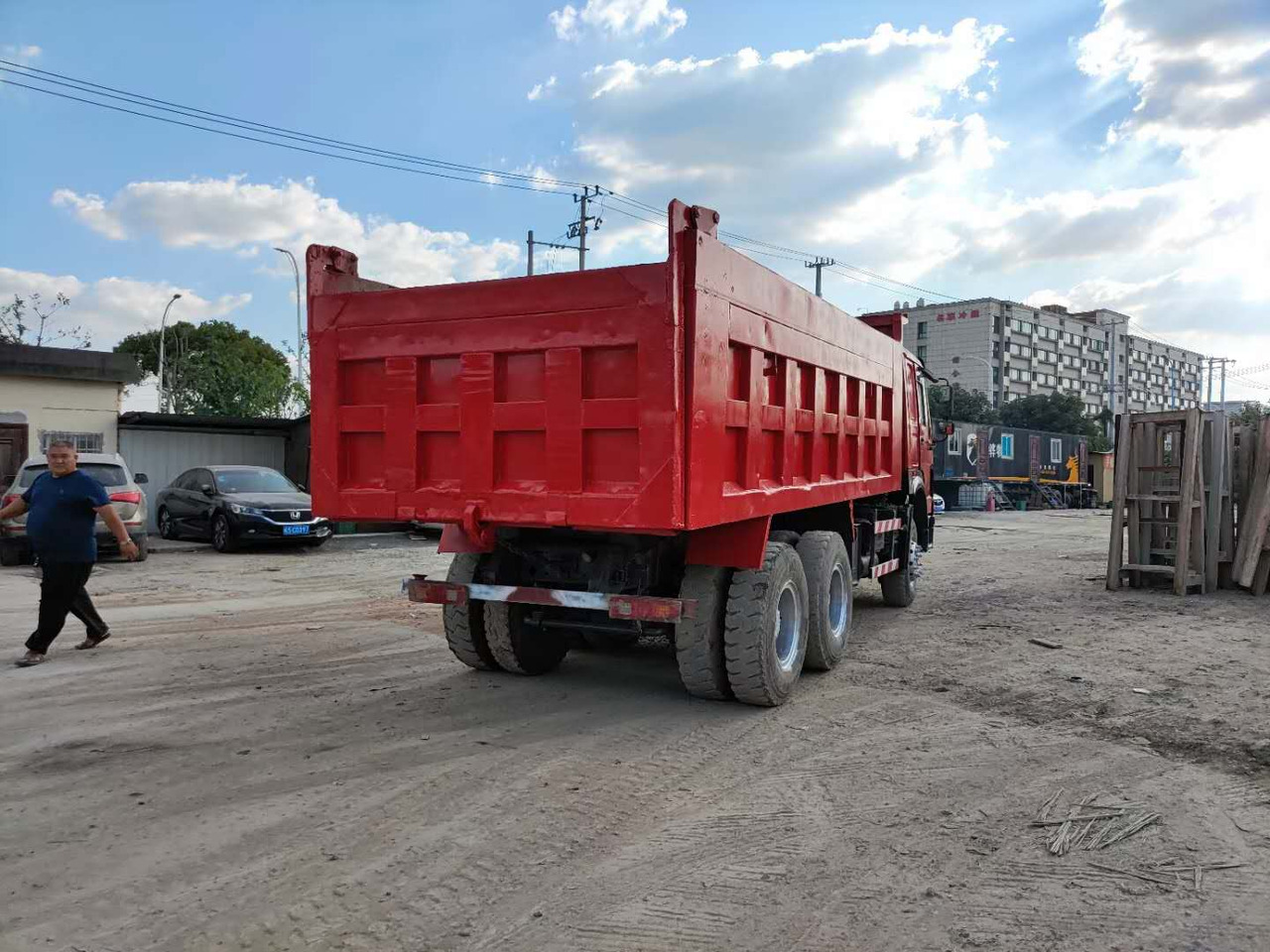 SINOTRUK HOWO 6x4 - Самосвал камион: снимка 4 SINOTRUK HOWO 6x4 - Самосвал камион: снимка 4