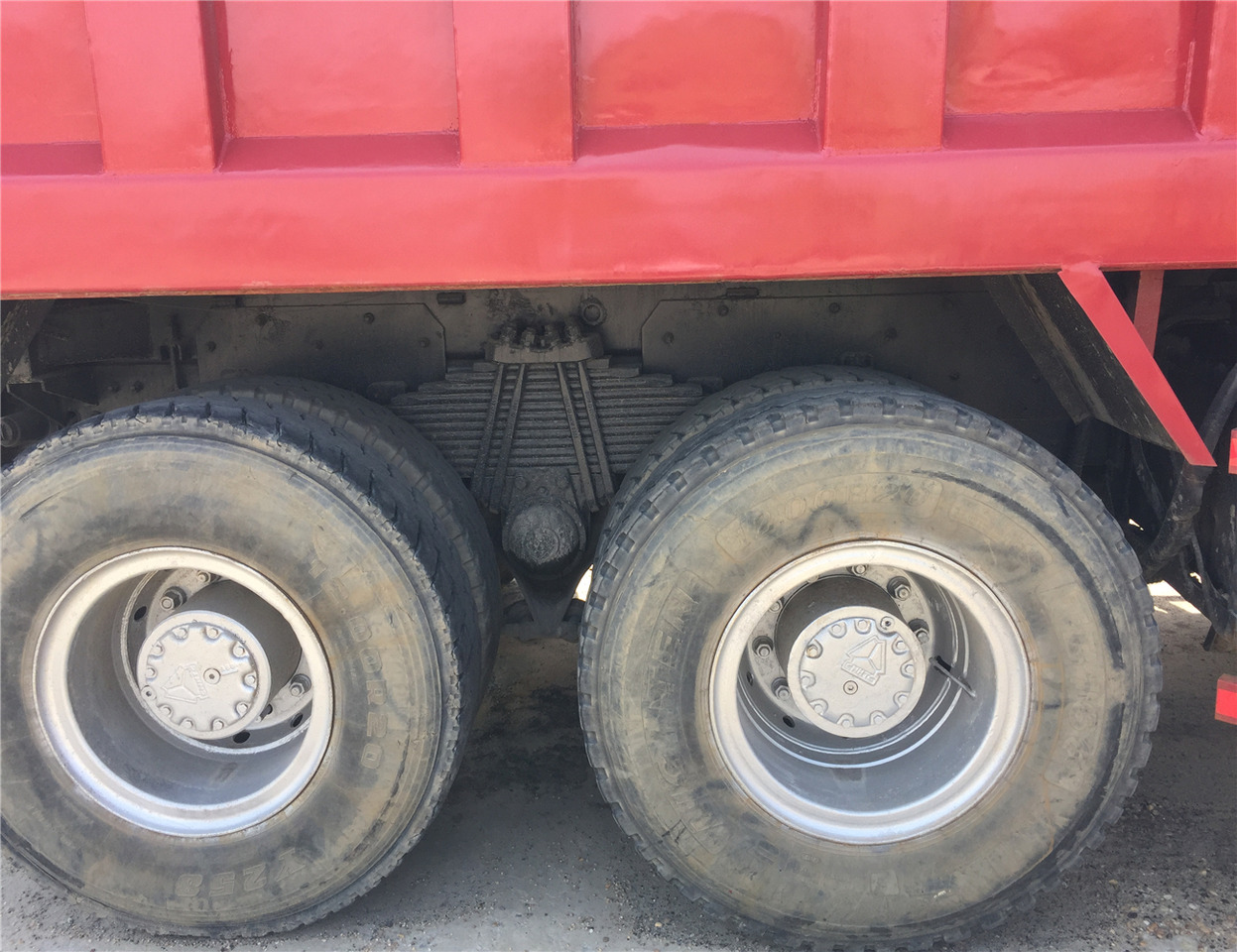 SINOTRUK HOWO - Самосвал камион: снимка 2 SINOTRUK HOWO - Самосвал камион: снимка 2