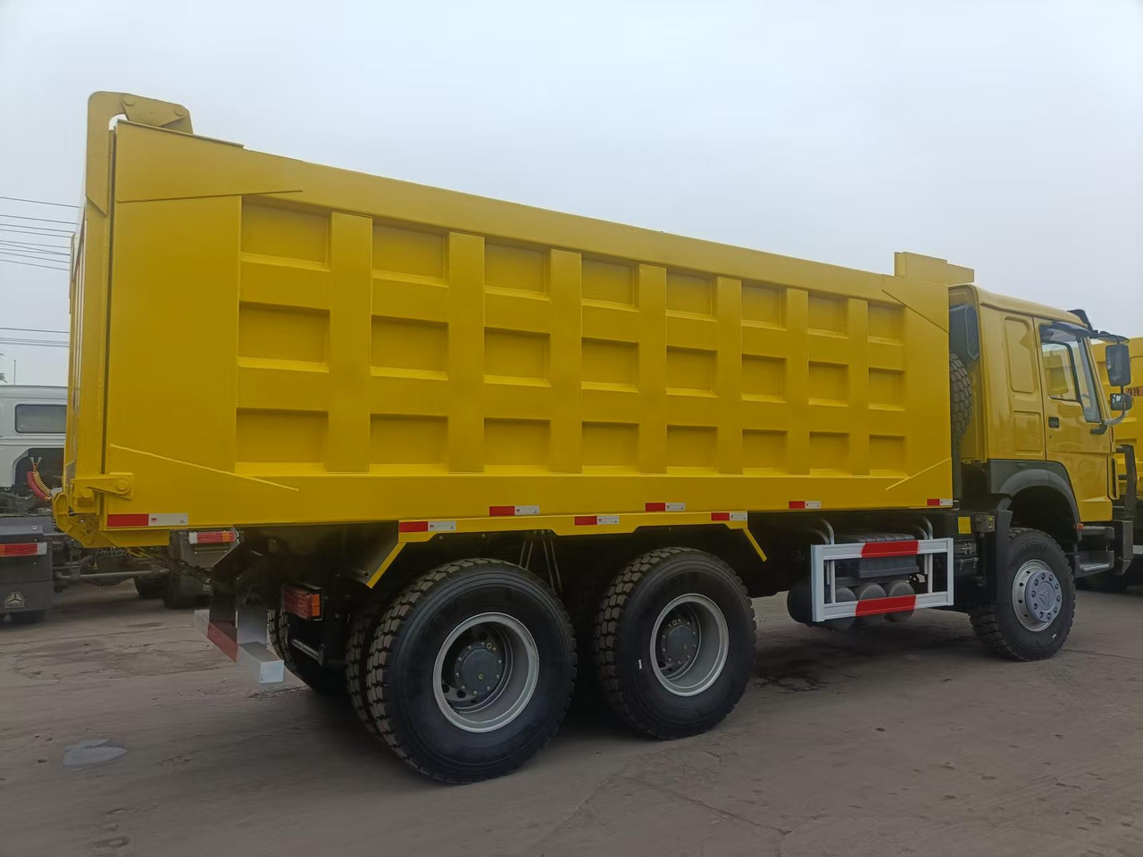 SINOTRUK HOWO - Самосвал камион: снимка 4 SINOTRUK HOWO - Самосвал камион: снимка 4