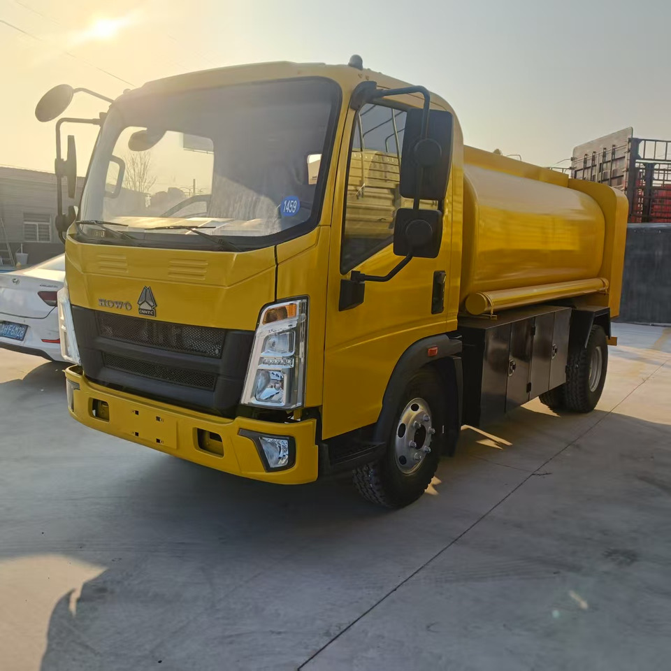 SINOTRUK HOWO - Камион цистерна: снимка 3 SINOTRUK HOWO - Камион цистерна: снимка 3