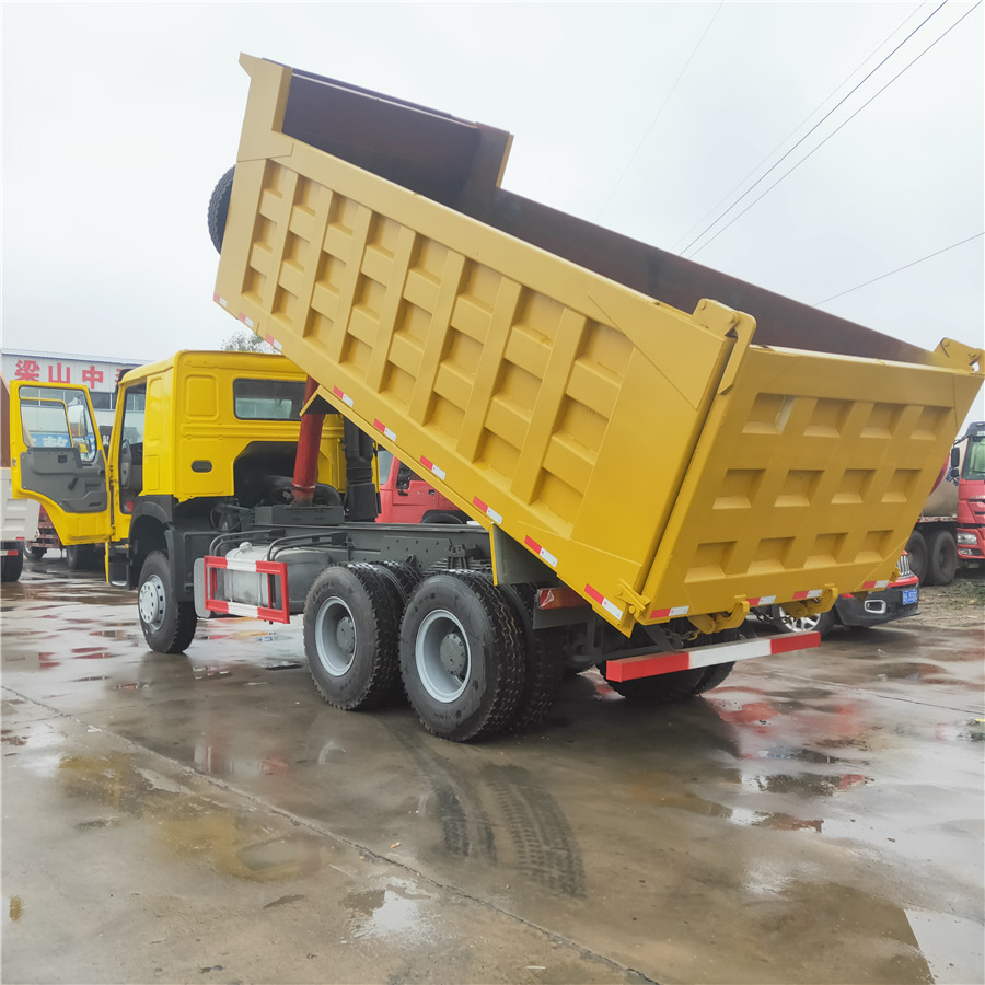 Самосвал камион SINOTRUK HOWO: снимка 9