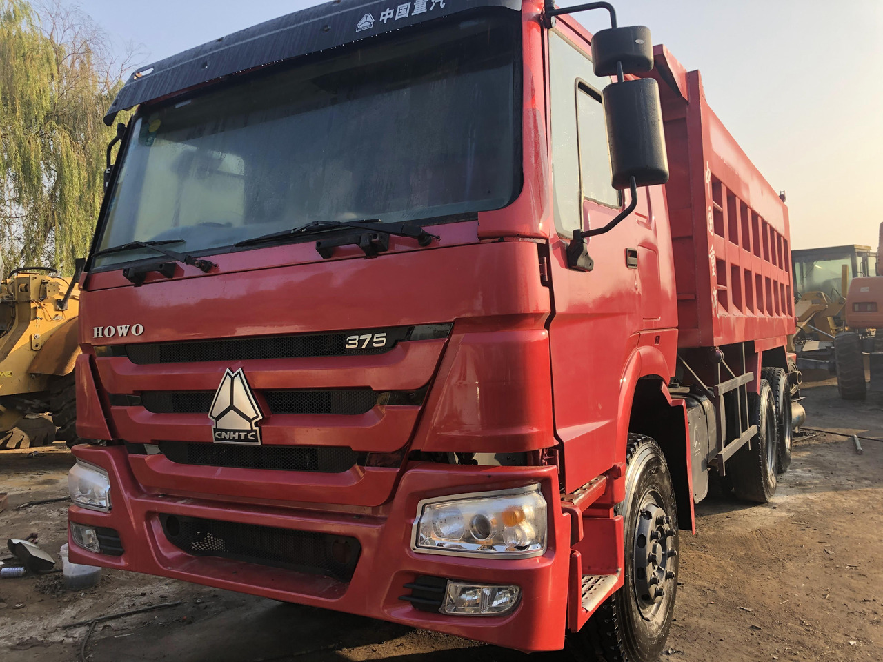 SINOTRUK HOWO - Самосвал камион: снимка 1 SINOTRUK HOWO - Самосвал камион: снимка 1