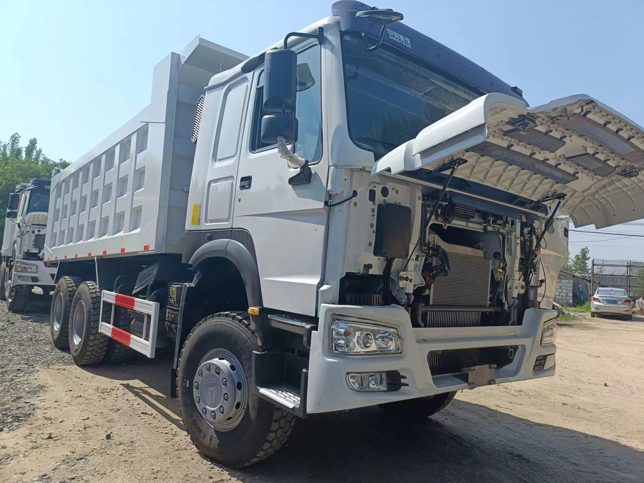 SINOTRUK HOWO - Самосвал камион: снимка 2 SINOTRUK HOWO - Самосвал камион: снимка 2