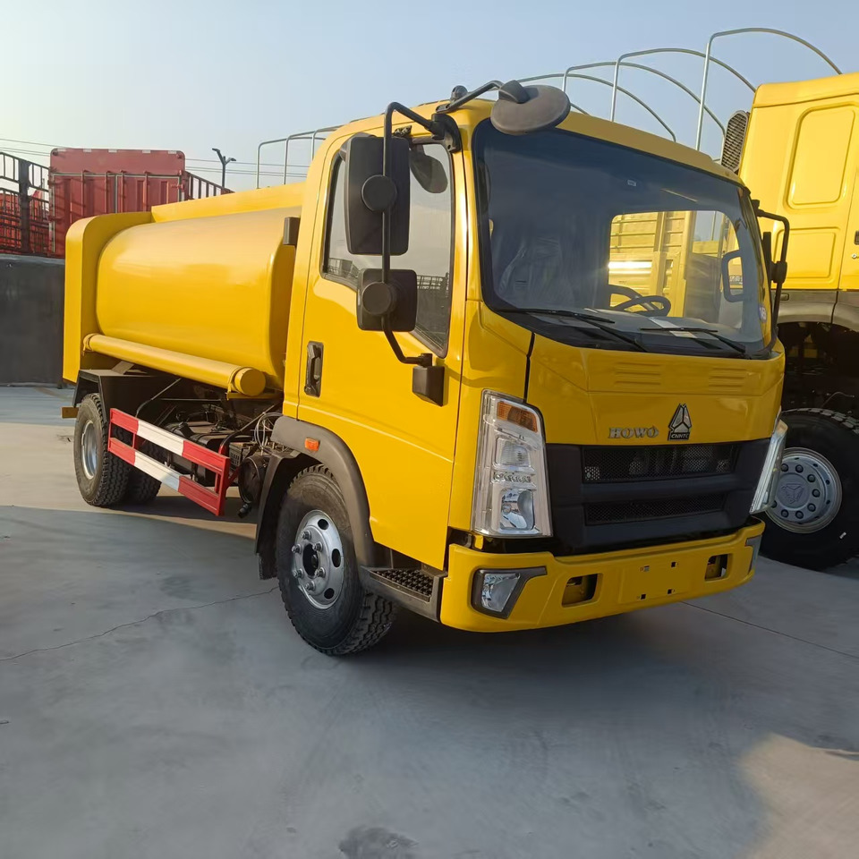 SINOTRUK HOWO - Камион цистерна: снимка 1 SINOTRUK HOWO - Камион цистерна: снимка 1