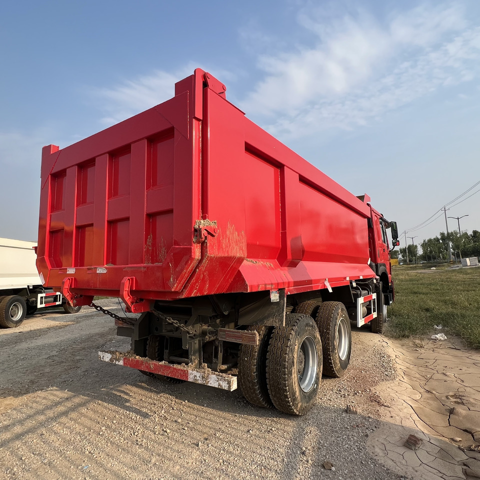 SINOTRUK HOWO - Камион фургон: снимка 2 SINOTRUK HOWO - Камион фургон: снимка 2
