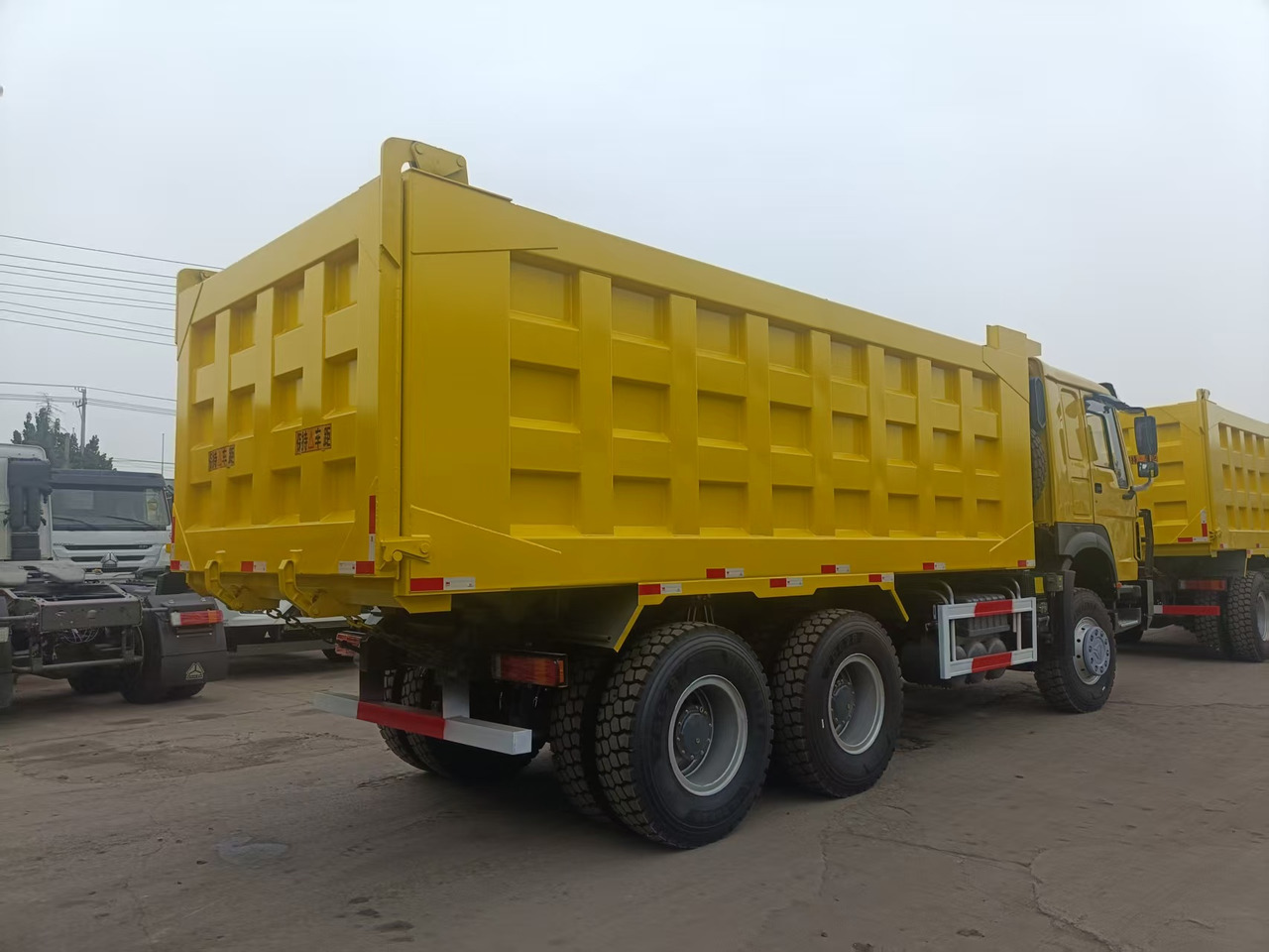 SINOTRUK HOWO - Самосвал камион: снимка 3 SINOTRUK HOWO - Самосвал камион: снимка 3