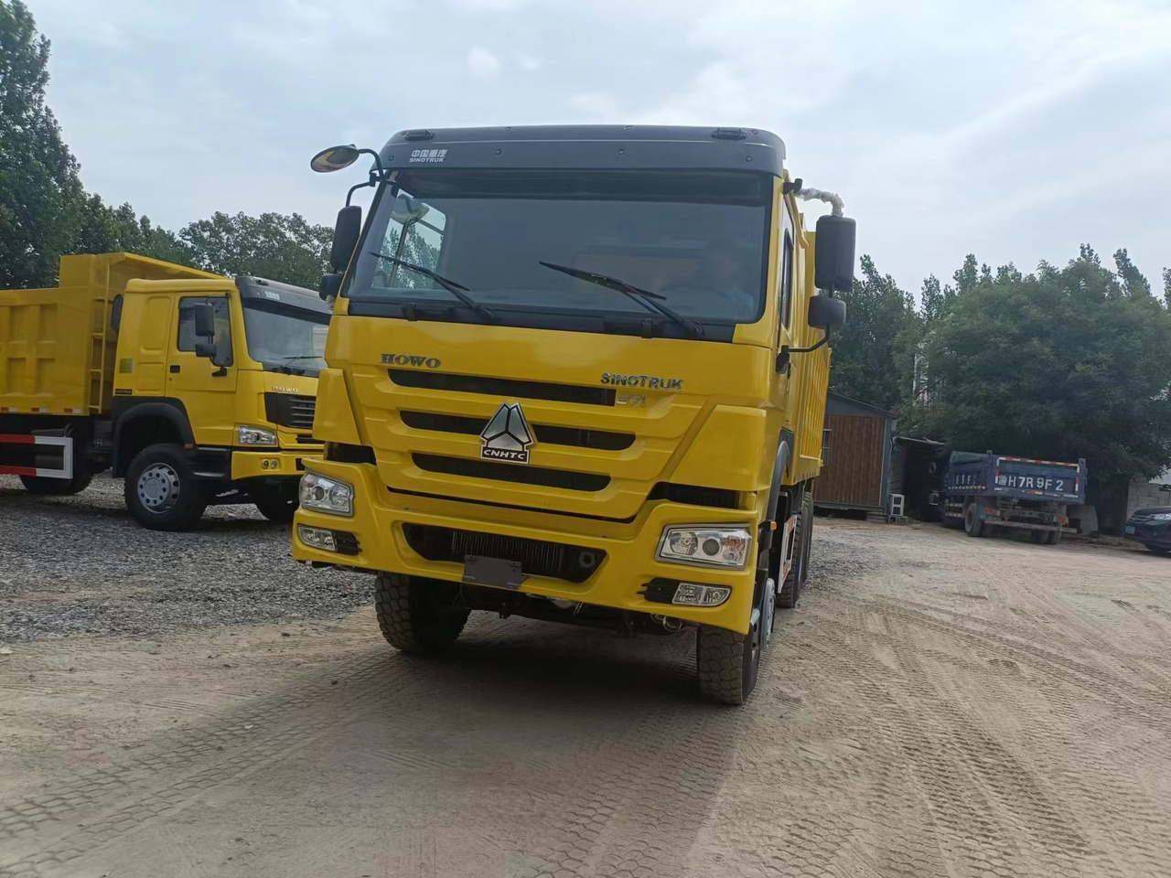 SINOTRUK HOWO - Самосвал камион: снимка 3 SINOTRUK HOWO - Самосвал камион: снимка 3