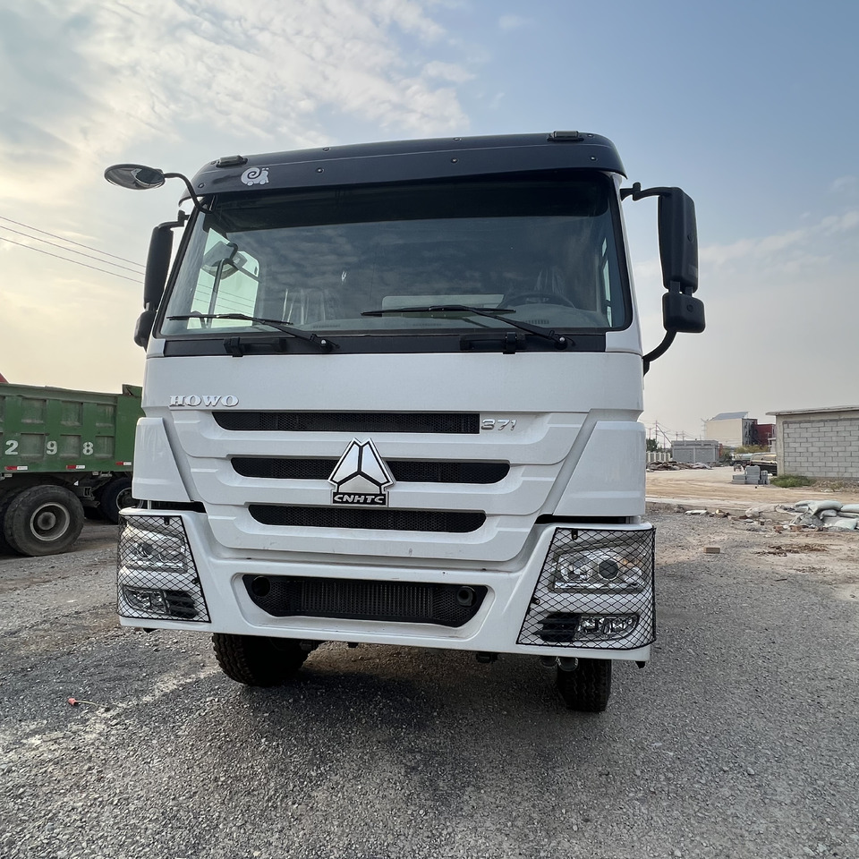 SINOTRUK HOWO - Камион фургон: снимка 3 SINOTRUK HOWO - Камион фургон: снимка 3