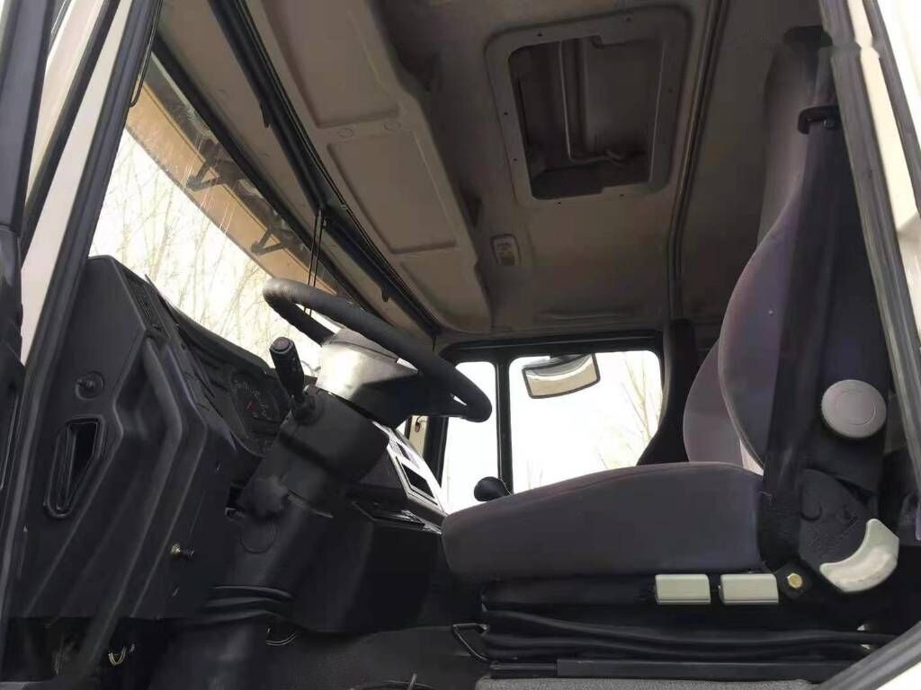 Shacman F3000 - Камион цистерна: снимка 3 Shacman F3000 - Камион цистерна: снимка 3