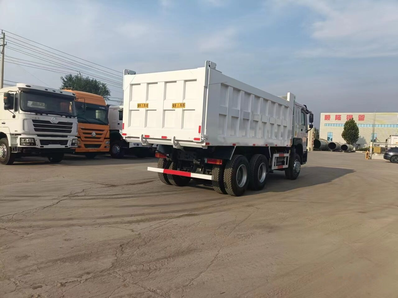 Sinotruk Howo 6*4 - Самосвал камион: снимка 2 Sinotruk Howo 6*4 - Самосвал камион: снимка 2