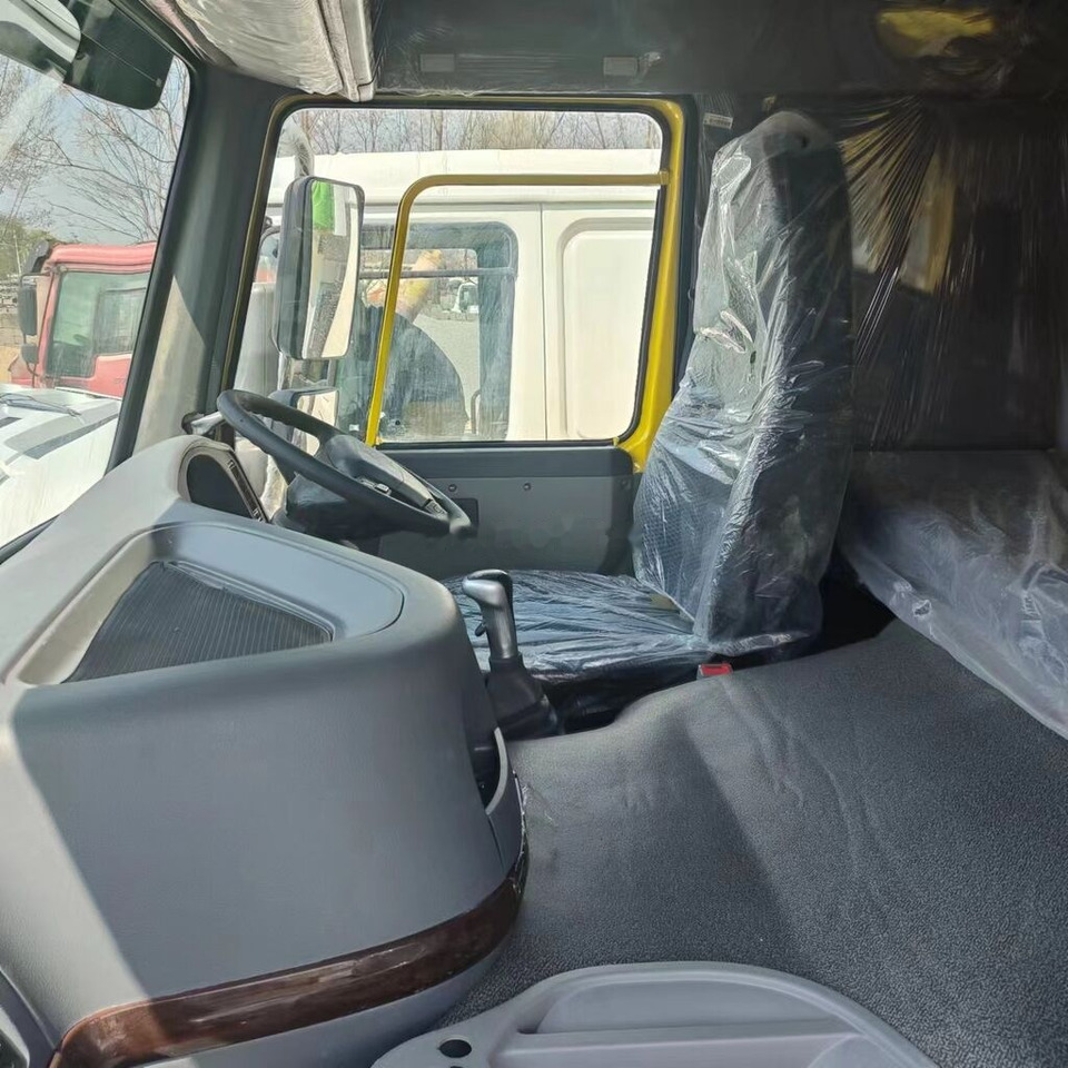 Sinotruk Howo 6*4 Right hand drive - Самосвал камион: снимка 1 Sinotruk Howo 6*4 Right hand drive - Самосвал камион: снимка 1