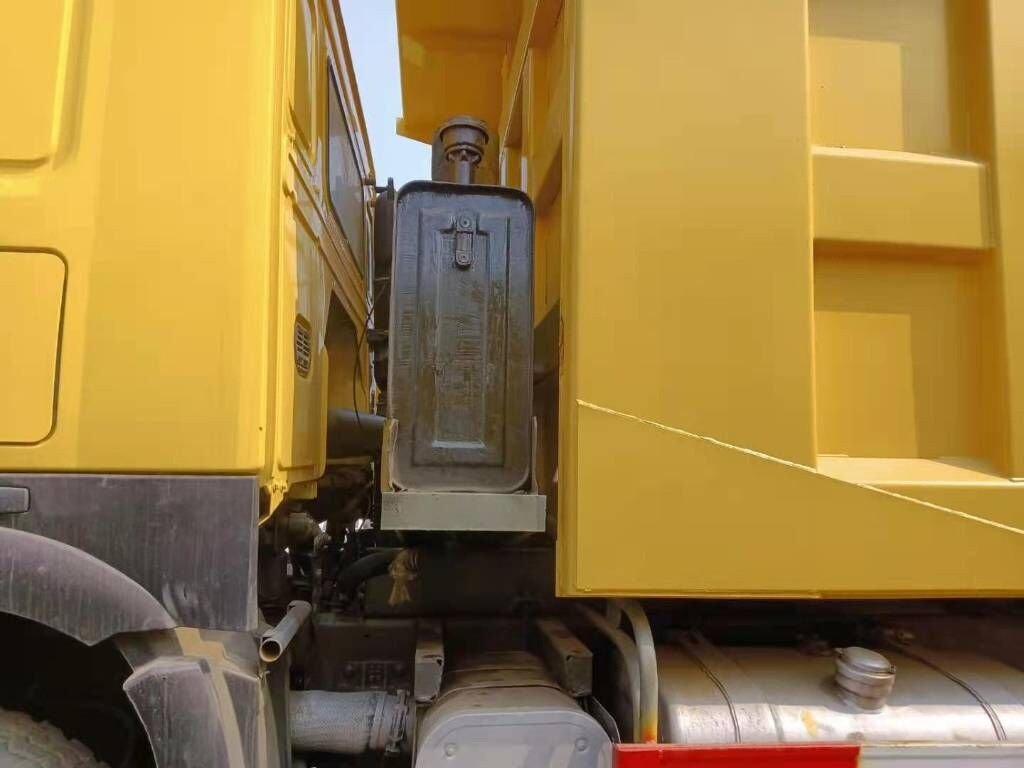 Sinotruk Howo - Самосвал камион: снимка 5 Sinotruk Howo - Самосвал камион: снимка 5