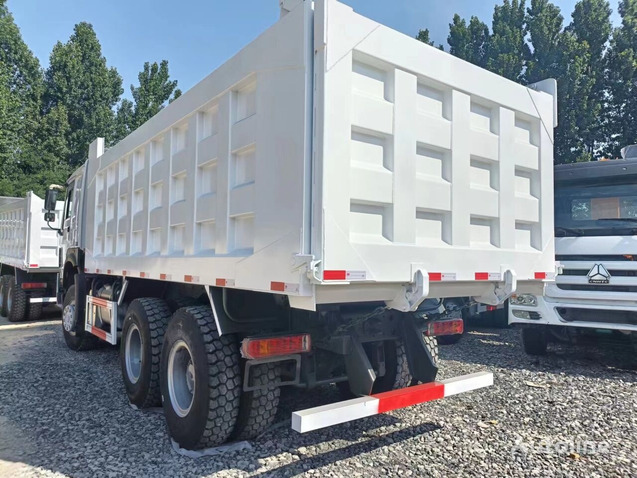 Sinotruk Howo - Самосвал камион: снимка 1 Sinotruk Howo - Самосвал камион: снимка 1