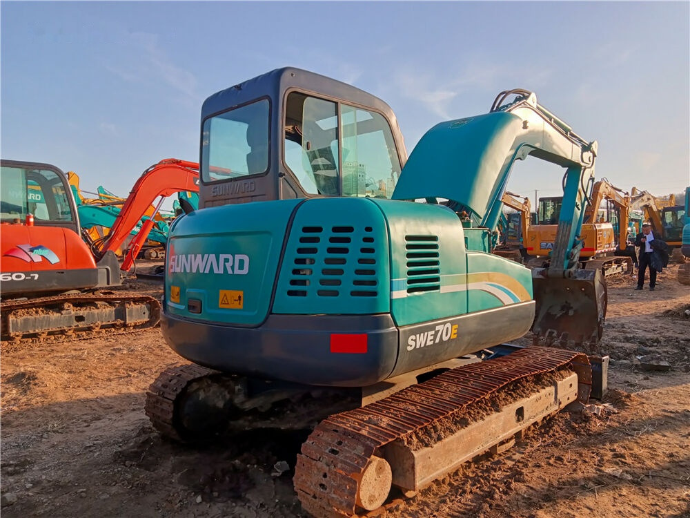 Sunward SWE70E - Мини багер: снимка 1 Sunward SWE70E - Мини багер: снимка 1