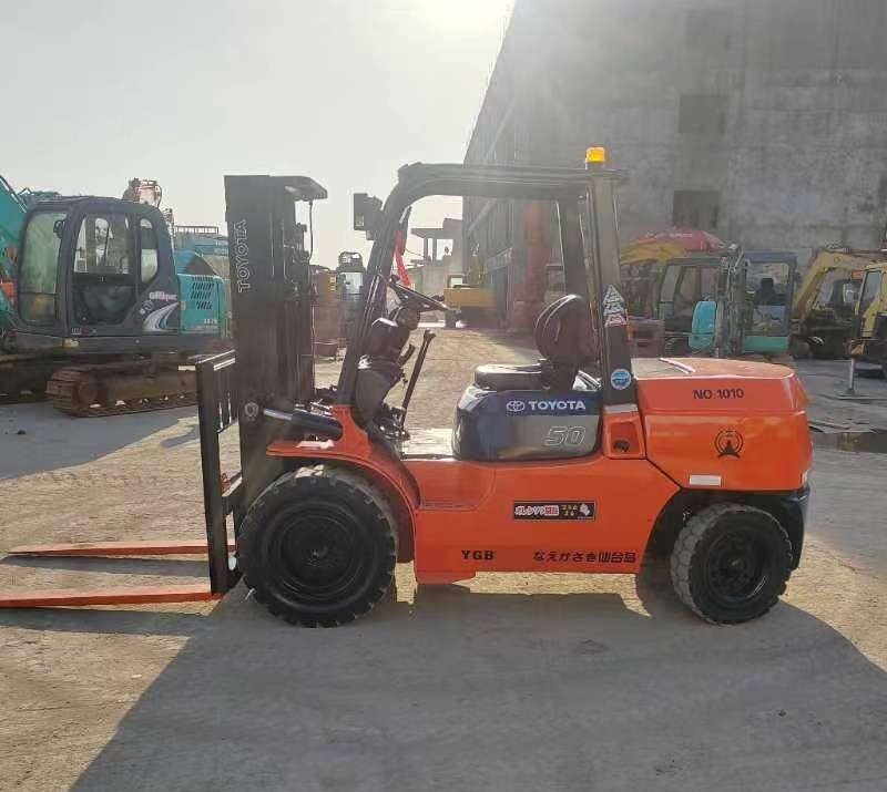 Toyota FD50 - Дизелов мотокар: снимка 4 Toyota FD50 - Дизелов мотокар: снимка 4