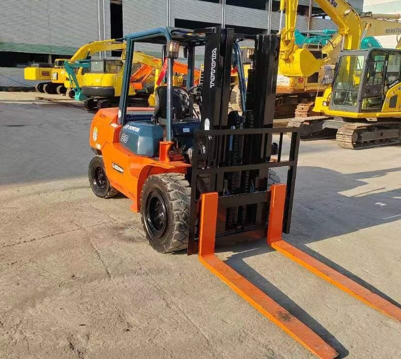 Toyota FD50 - Дизелов мотокар: снимка 2 Toyota FD50 - Дизелов мотокар: снимка 2