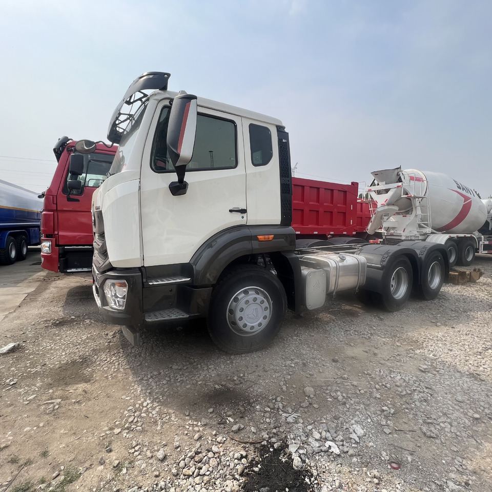 SINOTRUK HOHAN - Влекач: снимка 4 SINOTRUK HOHAN - Влекач: снимка 4