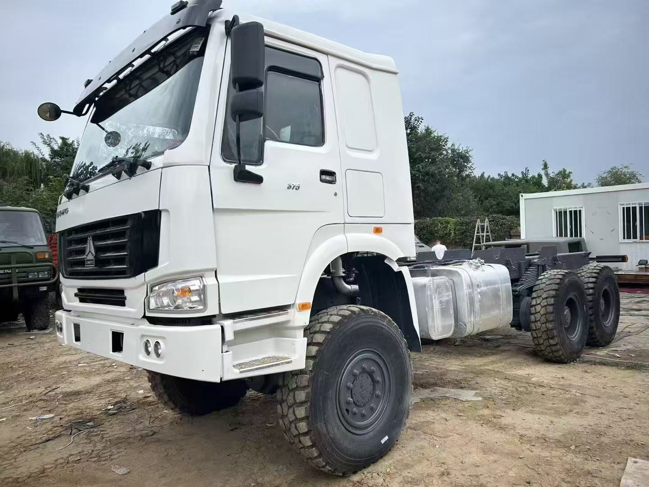 SINOTRUK HOWO - Влекач: снимка 2 SINOTRUK HOWO - Влекач: снимка 2