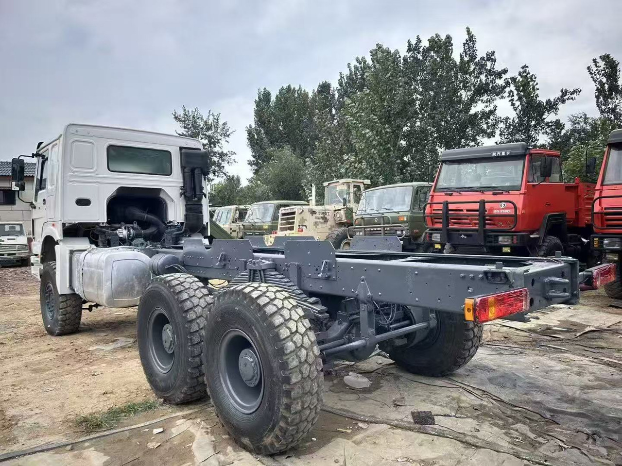 SINOTRUK HOWO - Влекач: снимка 4 SINOTRUK HOWO - Влекач: снимка 4