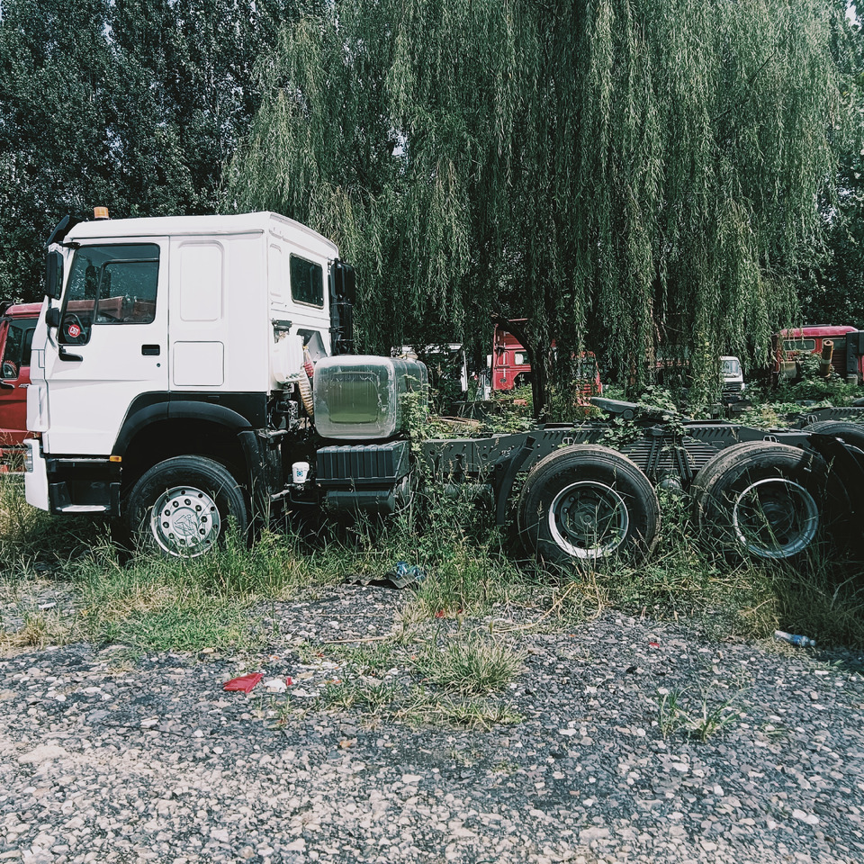 SINOTRUK HOWO - Влекач: снимка 3 SINOTRUK HOWO - Влекач: снимка 3
