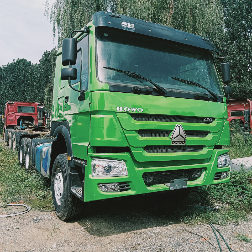 SINOTRUK HOWO - Влекач: снимка 1 SINOTRUK HOWO - Влекач: снимка 1