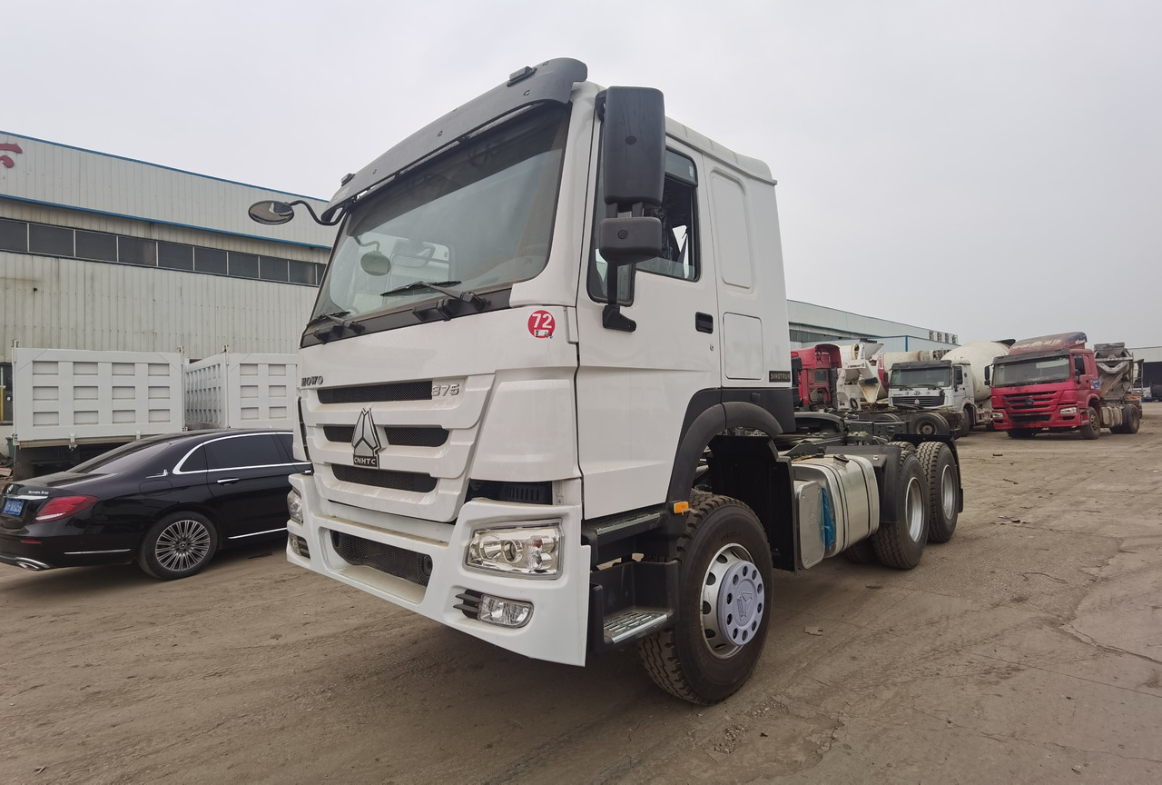 SINOTRUK HOWO trailer head - Влекач: снимка 1 SINOTRUK HOWO trailer head - Влекач: снимка 1