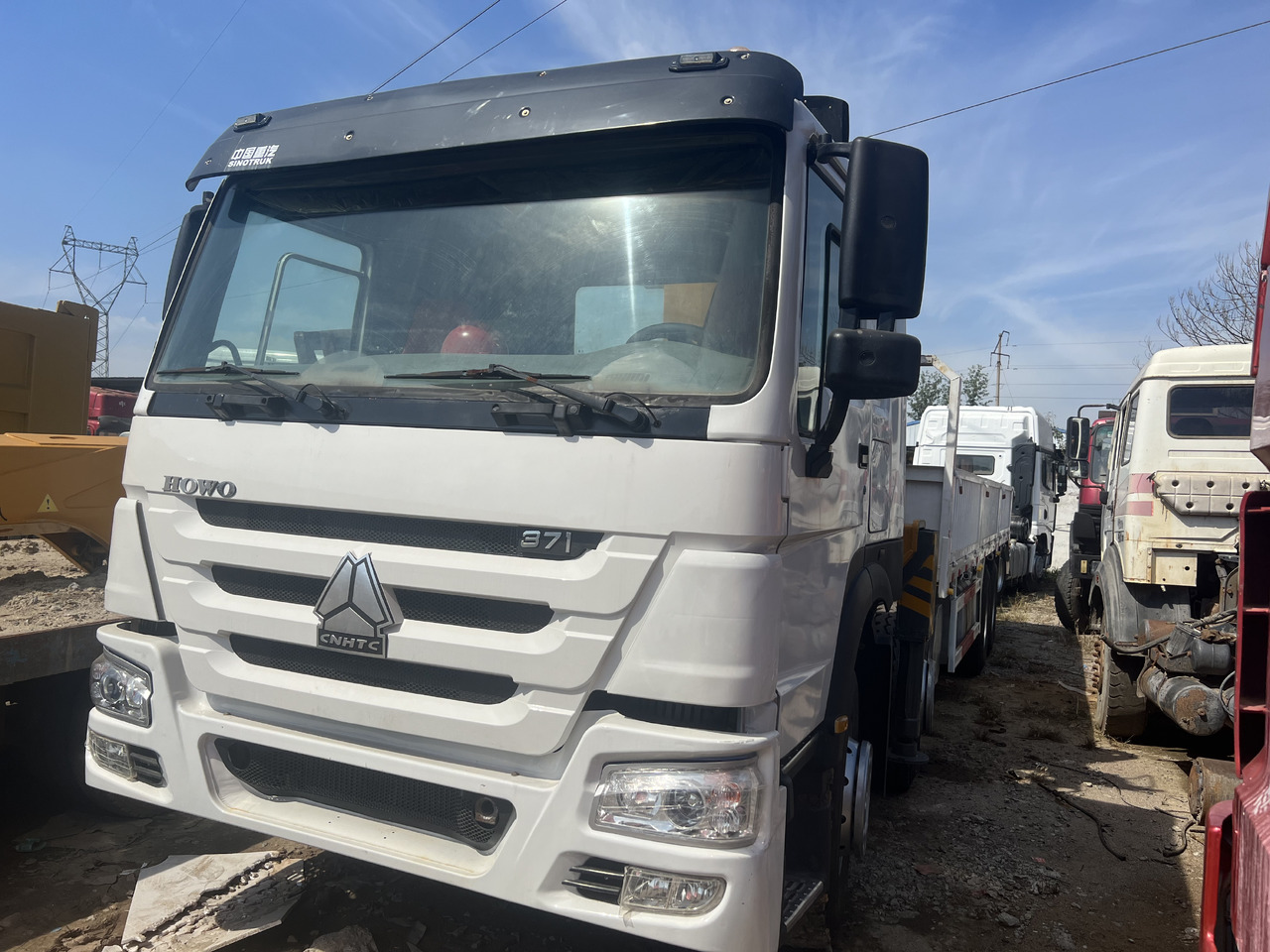 SINOTRUK HOWO trailer head - Влекач: снимка 1 SINOTRUK HOWO trailer head - Влекач: снимка 1