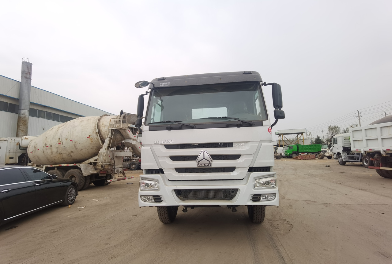 SINOTRUK HOWO trailer head - Влекач: снимка 2 SINOTRUK HOWO trailer head - Влекач: снимка 2