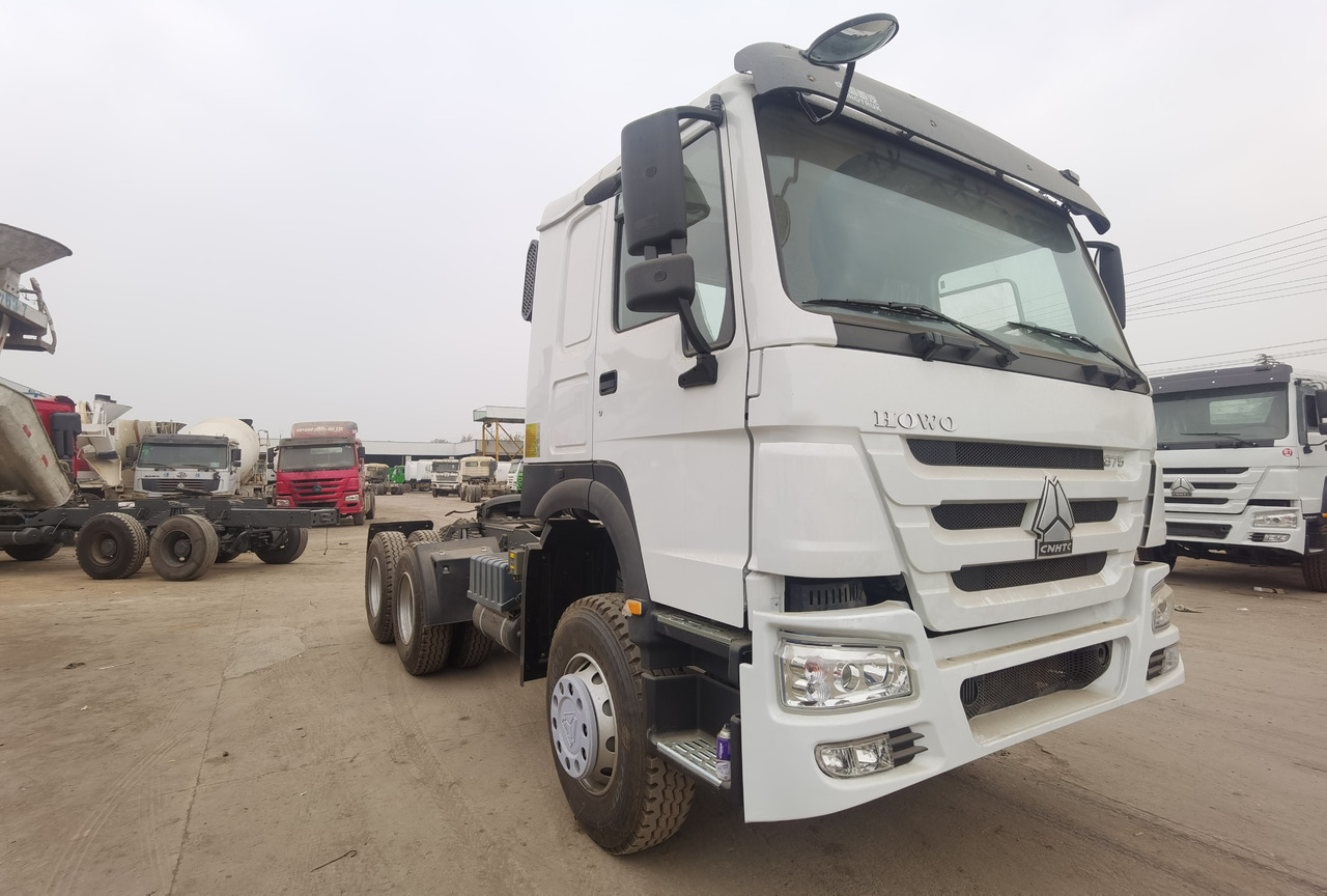 SINOTRUK HOWO trailer head - Влекач: снимка 3 SINOTRUK HOWO trailer head - Влекач: снимка 3