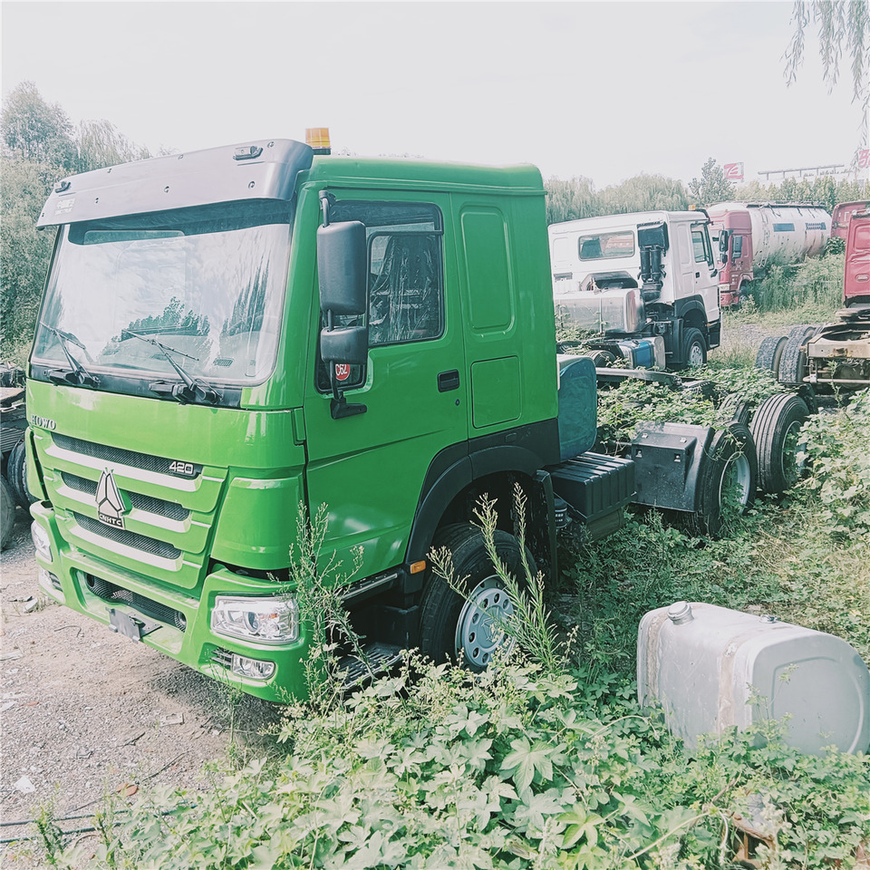 SINOTRUK HOWO tralier head - Влекач: снимка 2 SINOTRUK HOWO tralier head - Влекач: снимка 2