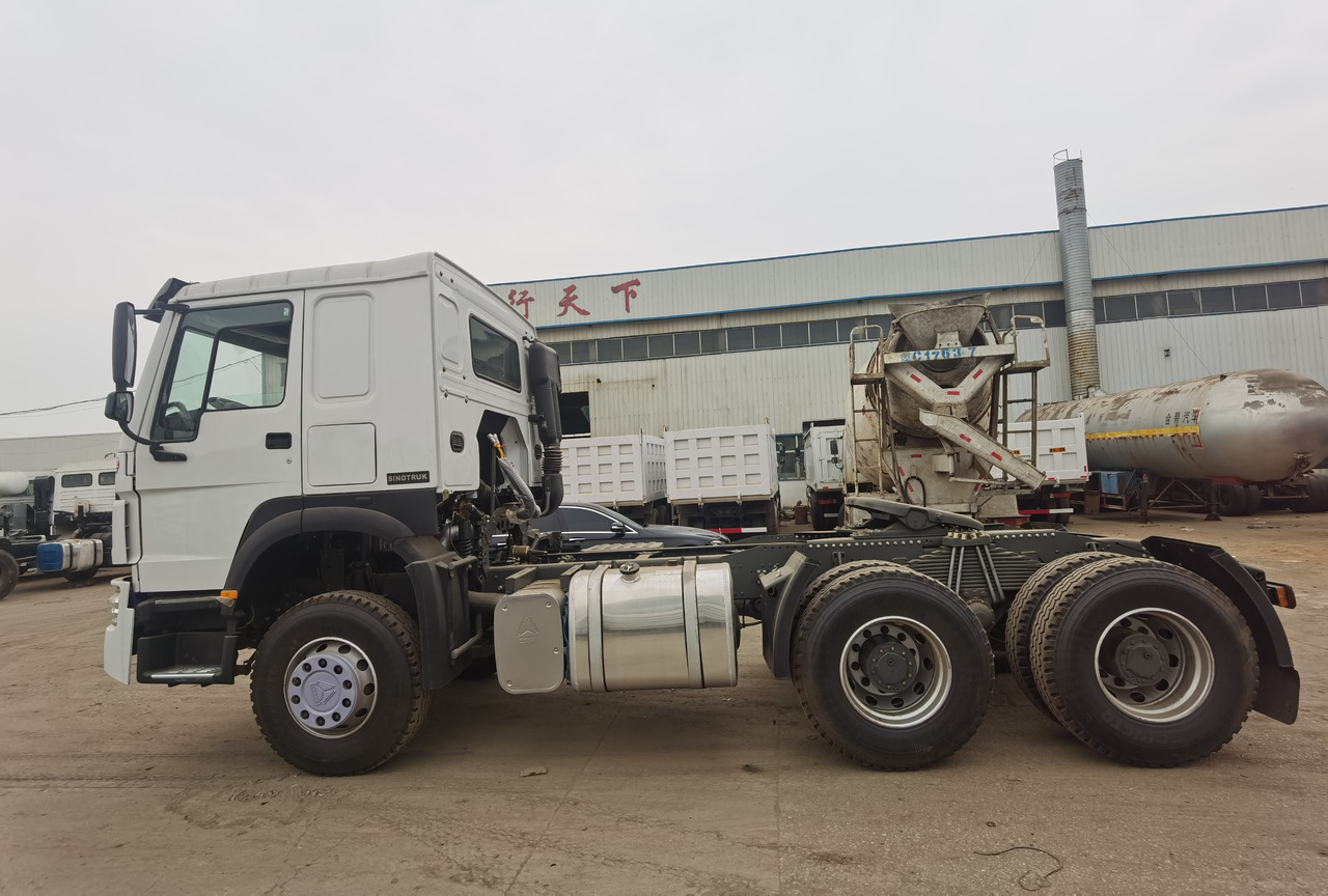 SINOTRUK Howo trailer head - Влекач: снимка 5 SINOTRUK Howo trailer head - Влекач: снимка 5