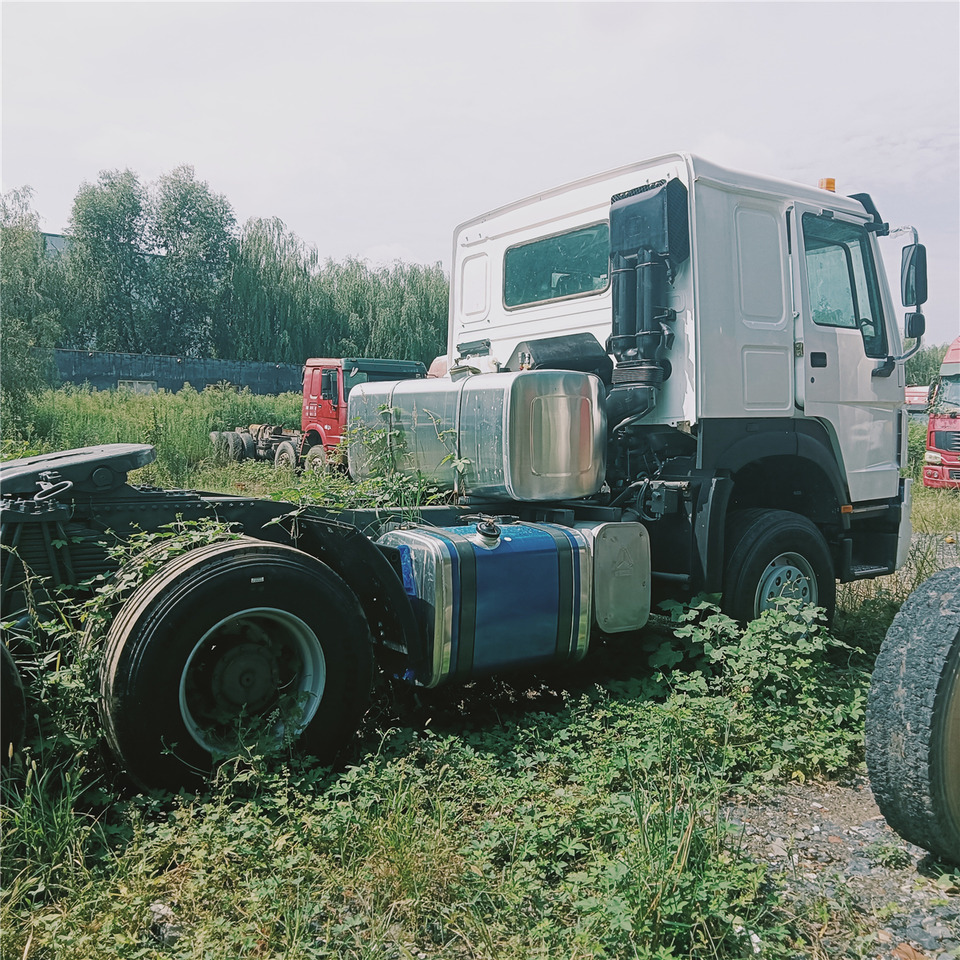 SINOTRUK Trailer head - Влекач: снимка 5 SINOTRUK Trailer head - Влекач: снимка 5