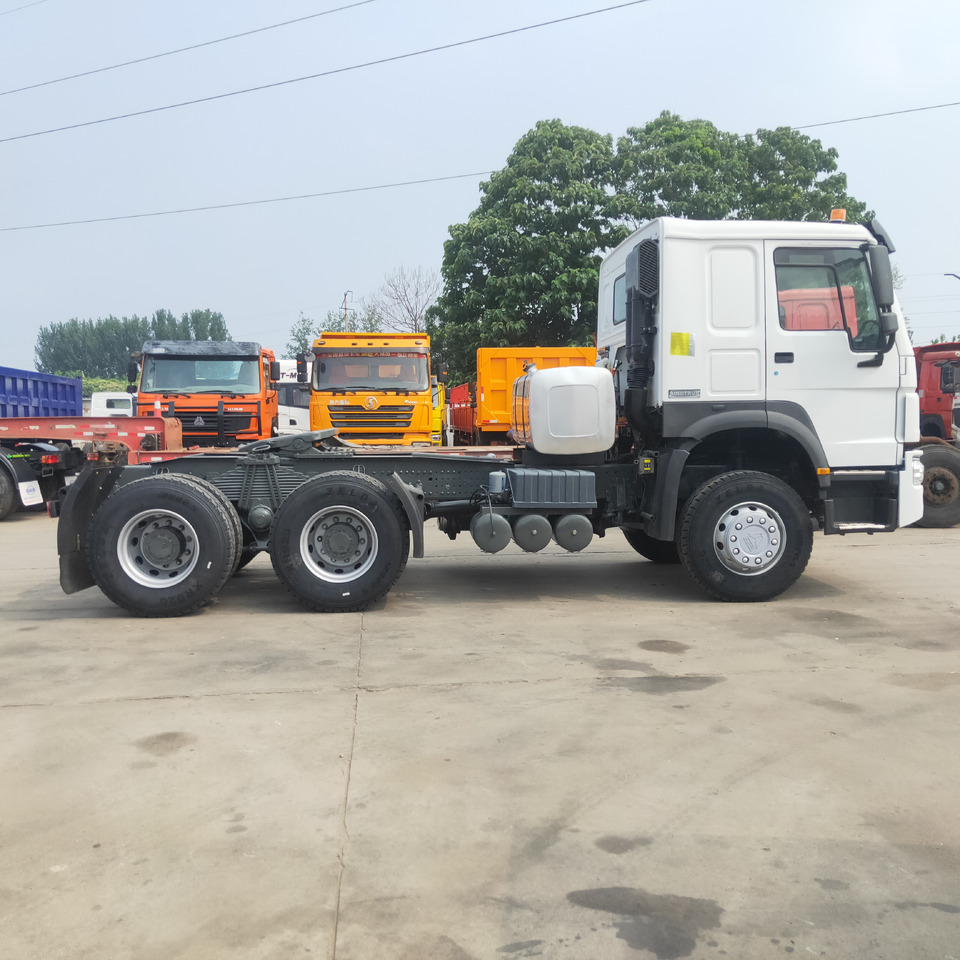 SINOTRUK Trailer head - Влекач: снимка 5 SINOTRUK Trailer head - Влекач: снимка 5