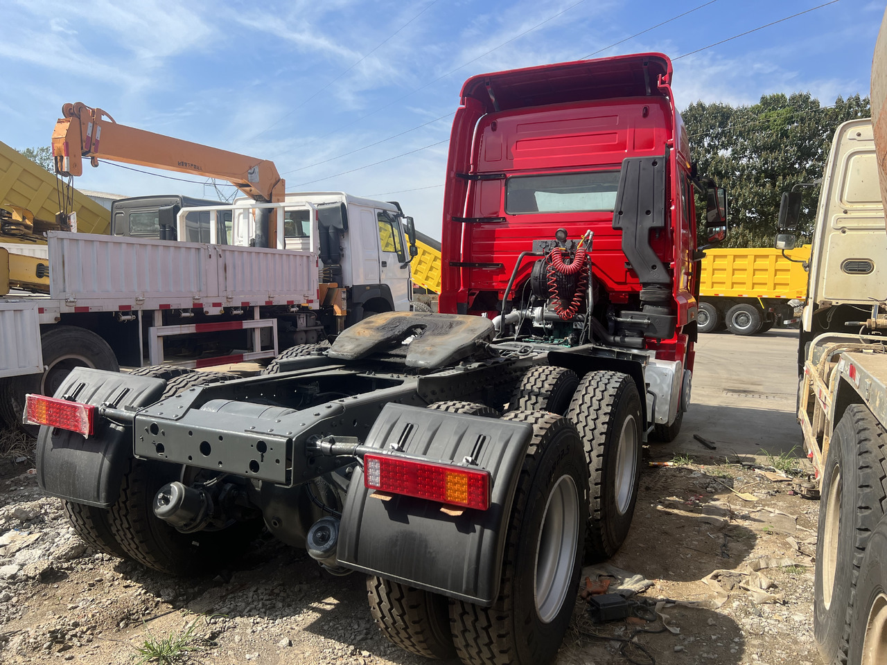 SINOTRUK Trailer head - Влекач: снимка 5 SINOTRUK Trailer head - Влекач: снимка 5