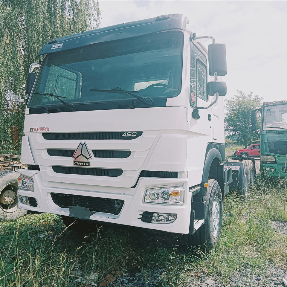 SINOTRUK Trailer head - Влекач: снимка 1 SINOTRUK Trailer head - Влекач: снимка 1