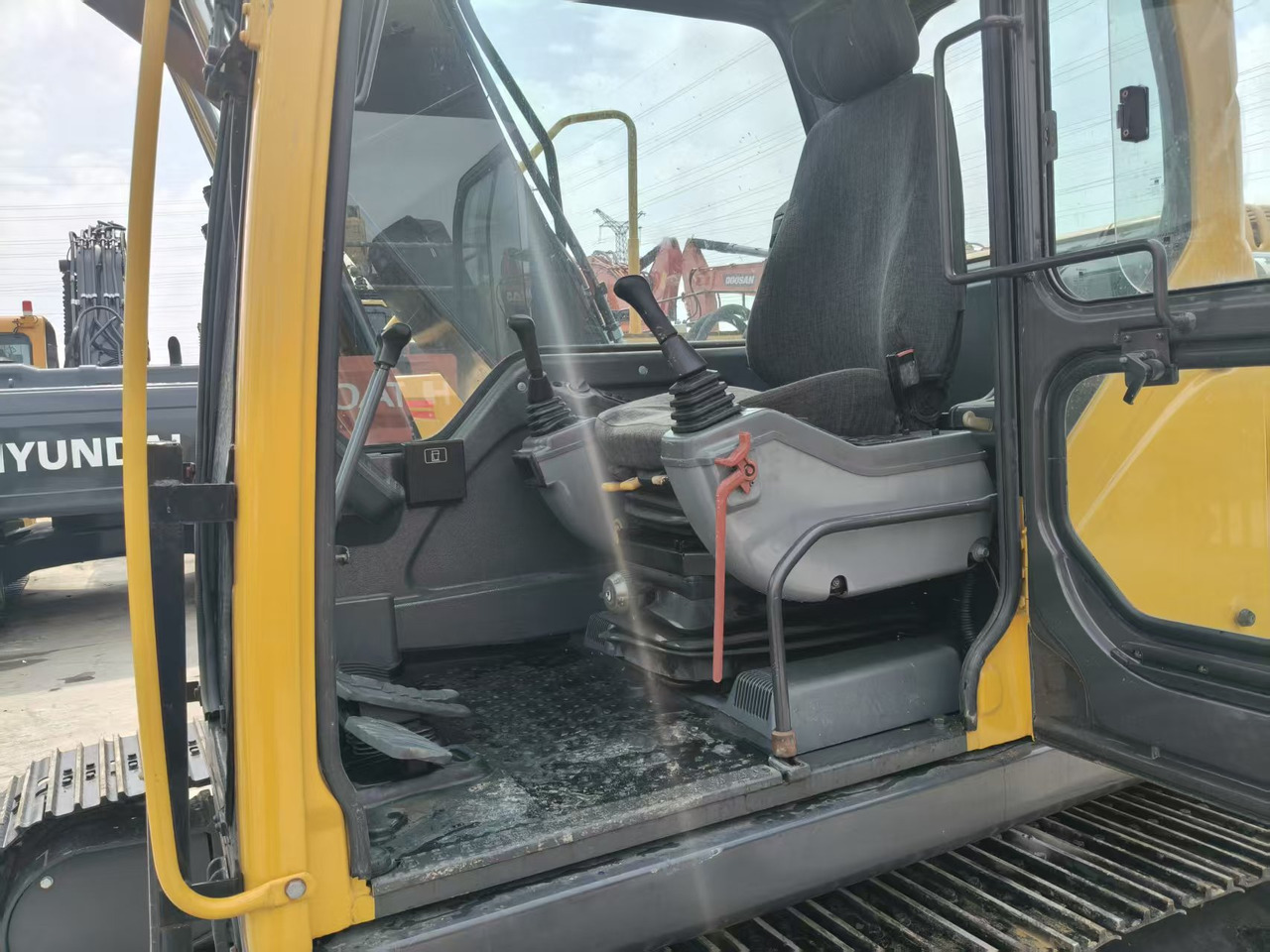 Volvo EC140DL - Верижен багер: снимка 5 Volvo EC140DL - Верижен багер: снимка 5