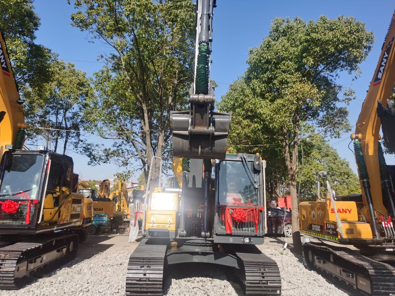 Volvo EC140DL - Верижен багер: снимка 1 Volvo EC140DL - Верижен багер: снимка 1