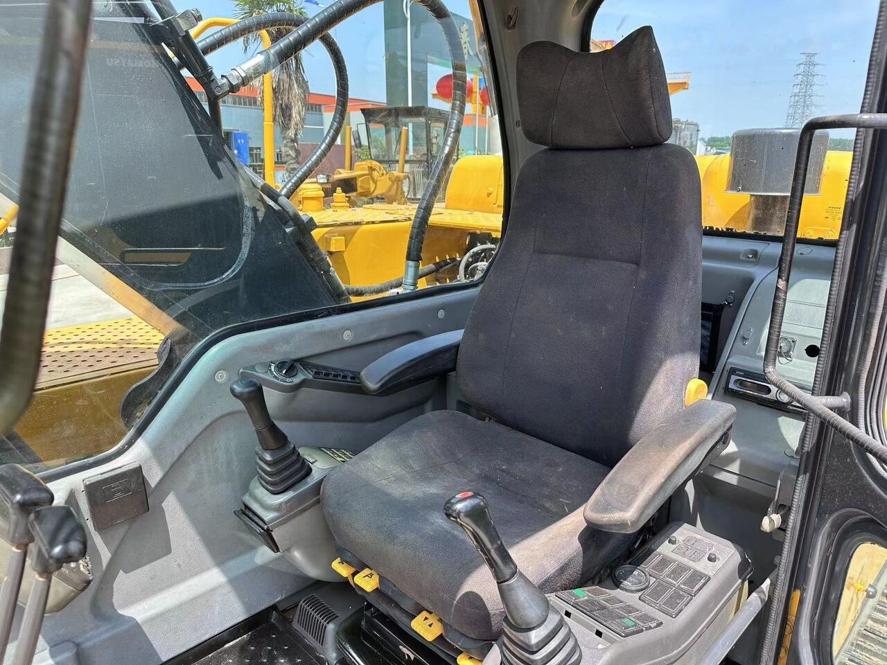 Верижен багер Volvo EC210BLC: снимка 6