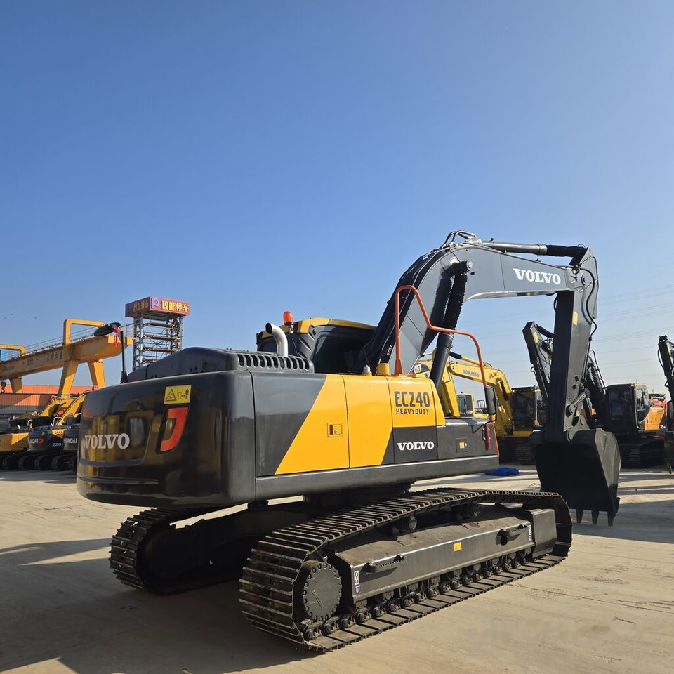 Volvo EC240 - Верижен багер: снимка 1 Volvo EC240 - Верижен багер: снимка 1