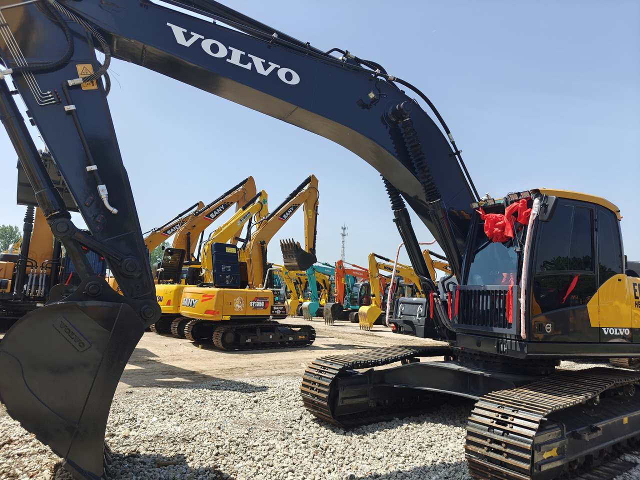 Volvo EC300DL - Верижен багер: снимка 2 Volvo EC300DL - Верижен багер: снимка 2