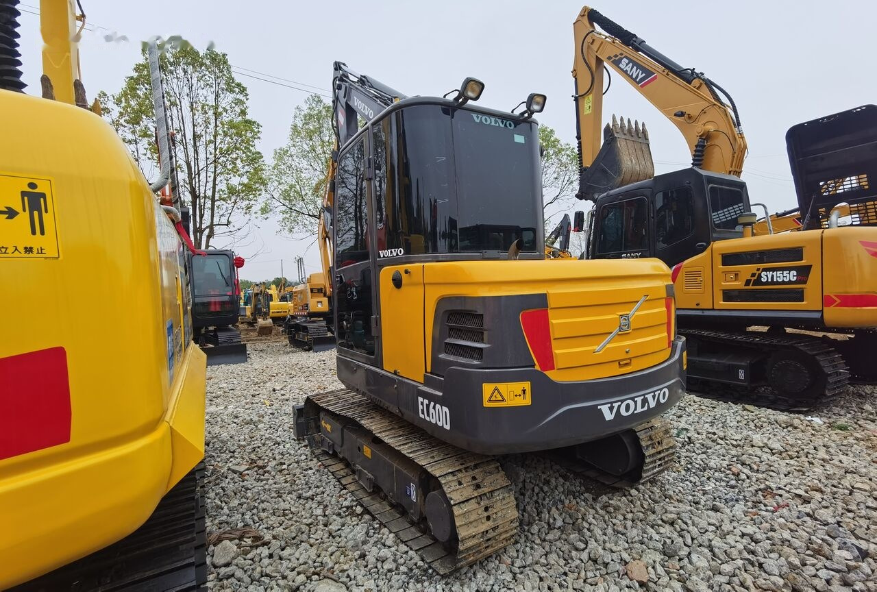 Volvo EC60D - Мини багер: снимка 3 Volvo EC60D - Мини багер: снимка 3