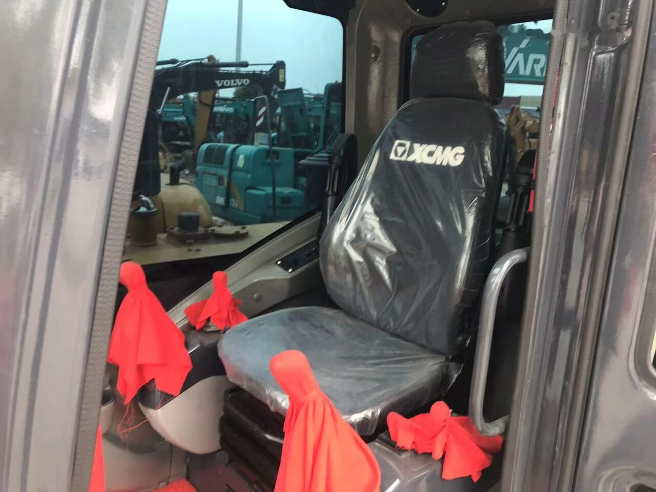 XCMG XE60DA - Мини багер: снимка 5 XCMG XE60DA - Мини багер: снимка 5