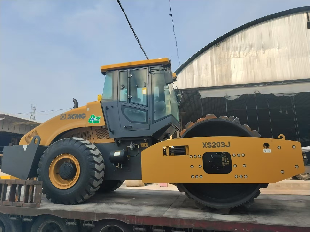 XCMG XS203J - Пътен валяк: снимка 4 XCMG XS203J - Пътен валяк: снимка 4