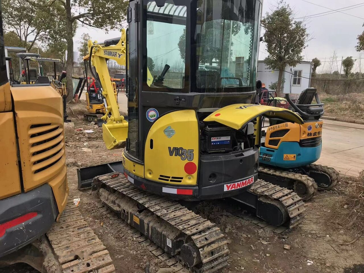 Yanmar VIO30 - Мини багер: снимка 3 Yanmar VIO30 - Мини багер: снимка 3