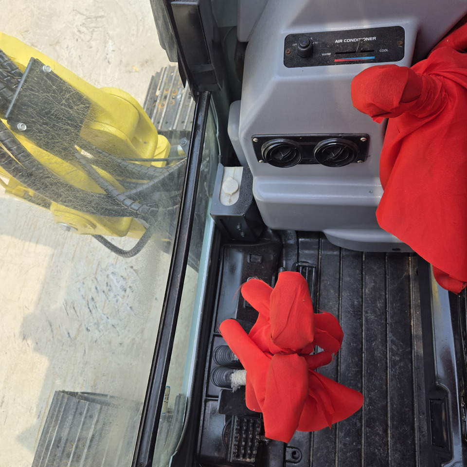 Yanmar Vio55 - Мини багер: снимка 5 Yanmar Vio55 - Мини багер: снимка 5
