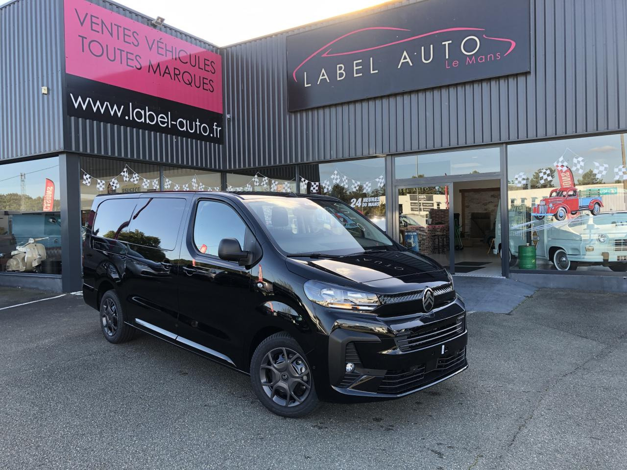 CITROEN Jumpy XL 2.0 BlueHDi - 180 S&S - BV EAT8 III CABINE APPROFONDIE Fixe PHASE 2 6 PLACES - Товарен бус: снимка 1 CITROEN Jumpy XL 2.0 BlueHDi - 180 S&S - BV EAT8 III CABINE APPROFONDIE Fixe PHASE 2 6 PLACES - Товарен бус: снимка 1