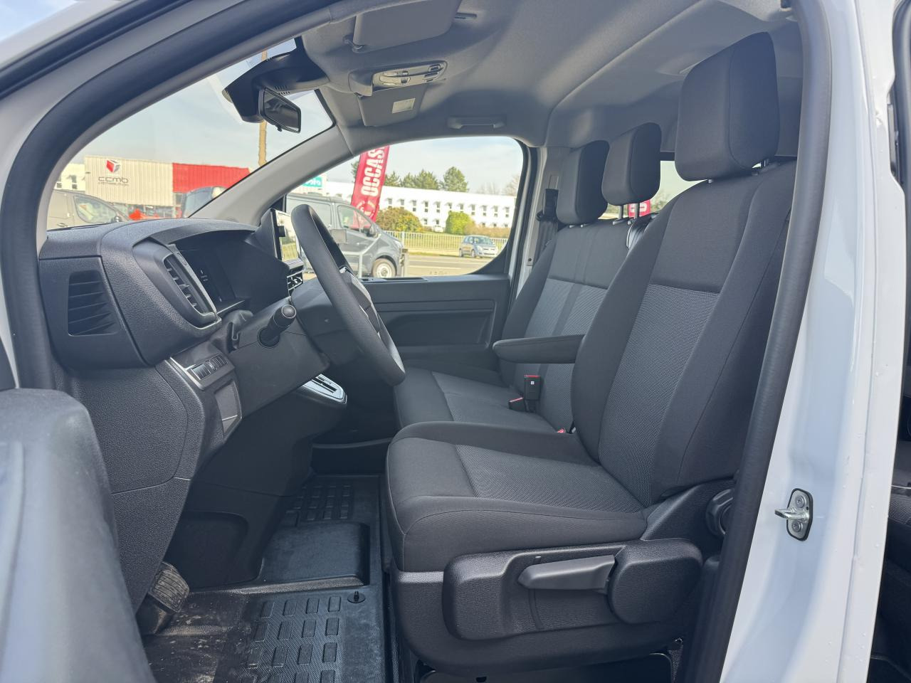 CITROEN jumpy M 2.0 HDI 180 EAT-8 CABINE APPROFONDIE 5 PLACES - Бус с двойна кабина: снимка 5 CITROEN jumpy M 2.0 HDI 180 EAT-8 CABINE APPROFONDIE 5 PLACES - Бус с двойна кабина: снимка 5