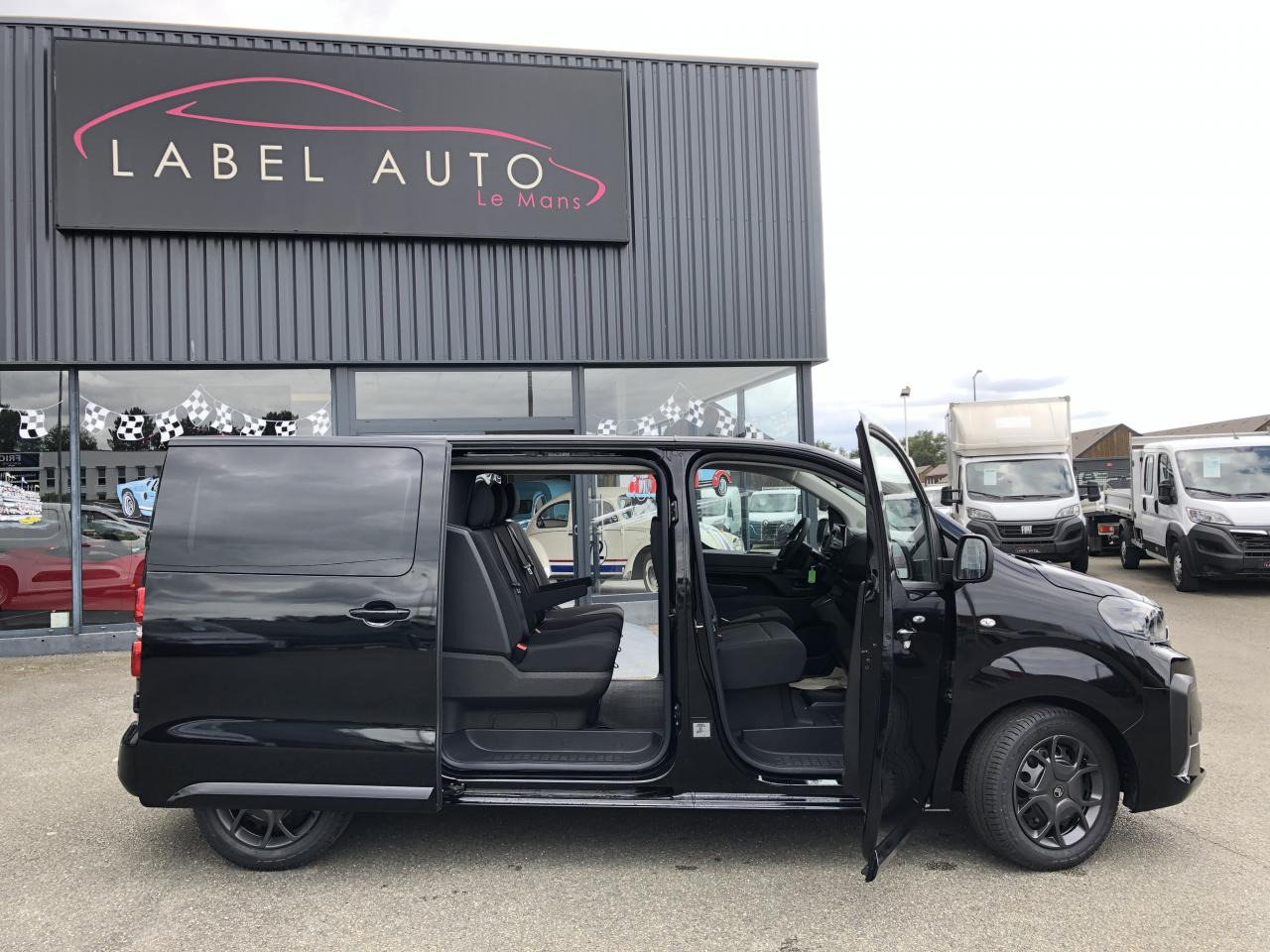 CITROEN jumpy XL 2.0 BLUEHDI 180CH S&S CABINE APPROFONDIE FIXE EAT8 5 PLACES - Товарен бус: снимка 3 CITROEN jumpy XL 2.0 BLUEHDI 180CH S&S CABINE APPROFONDIE FIXE EAT8 5 PLACES - Товарен бус: снимка 3