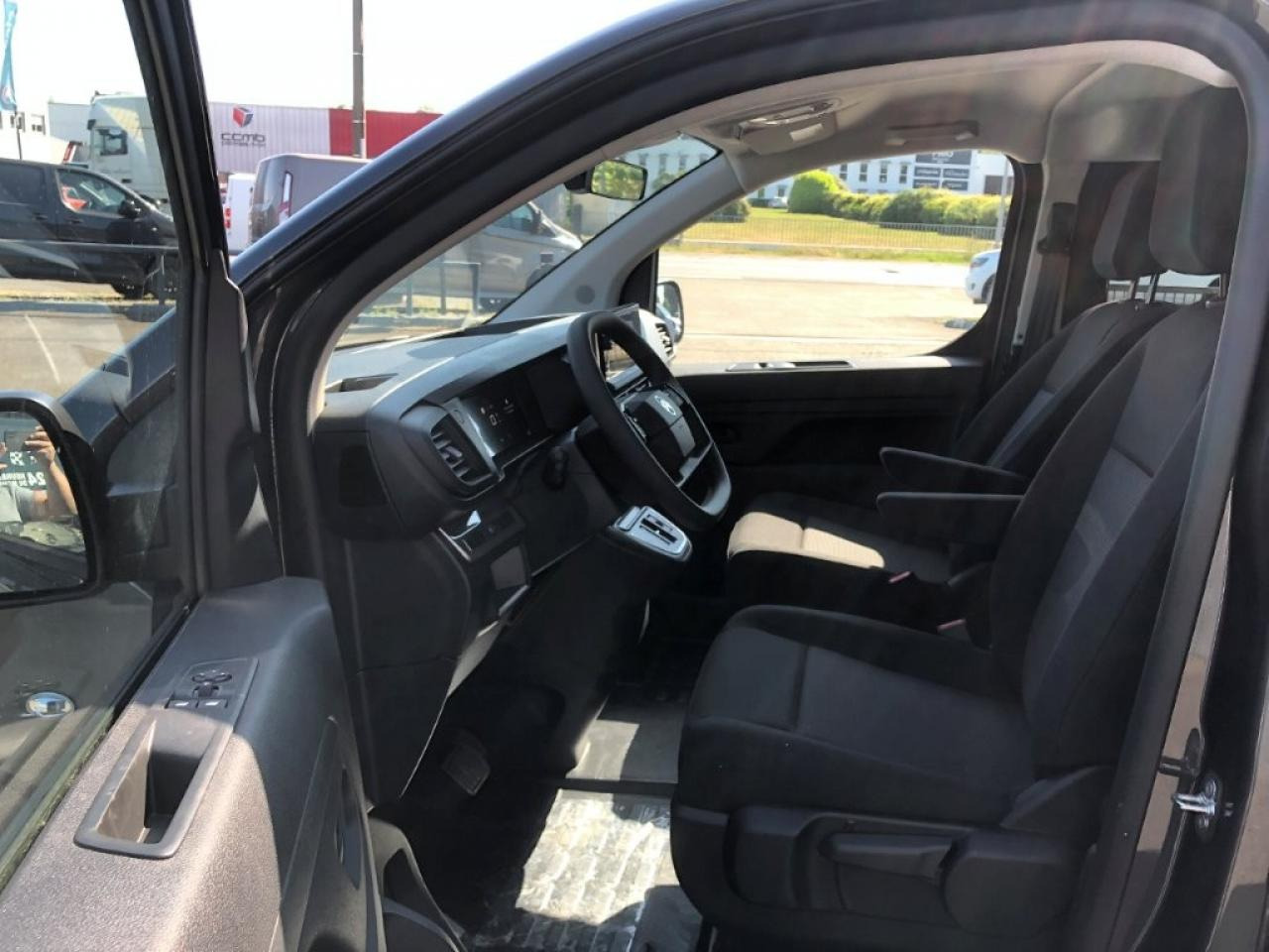 CITROEN jumpy XL 2.0 BLUEHDI 180CH S&S CABINE APPROFONDIE FIXE EAT8 5 PLACES - Товарен бус: снимка 5 CITROEN jumpy XL 2.0 BLUEHDI 180CH S&S CABINE APPROFONDIE FIXE EAT8 5 PLACES - Товарен бус: снимка 5