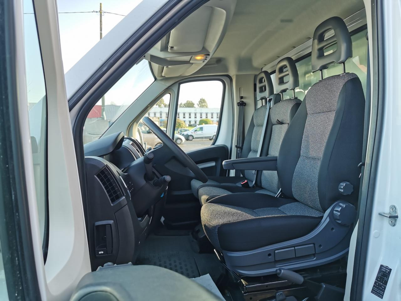 FIAT DUCATO 3T5 CAISSE + HAYON 2.2 HDI 140CH - Лекотоварен автомобил фургон: снимка 5 FIAT DUCATO 3T5 CAISSE + HAYON 2.2 HDI 140CH - Лекотоварен автомобил фургон: снимка 5